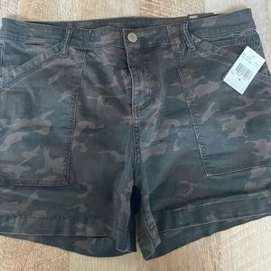 Kut From the Kloth Shorts Size 16